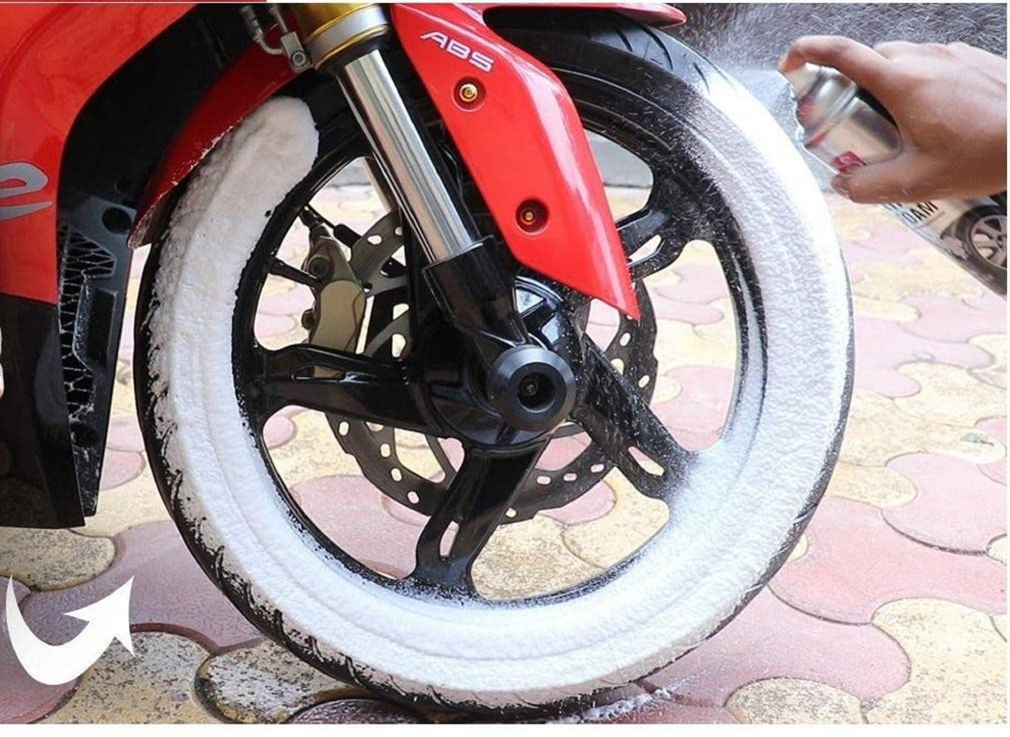 Auto Hub Tyre Cleaning Foam Spray for Instant Shine - 650 ML